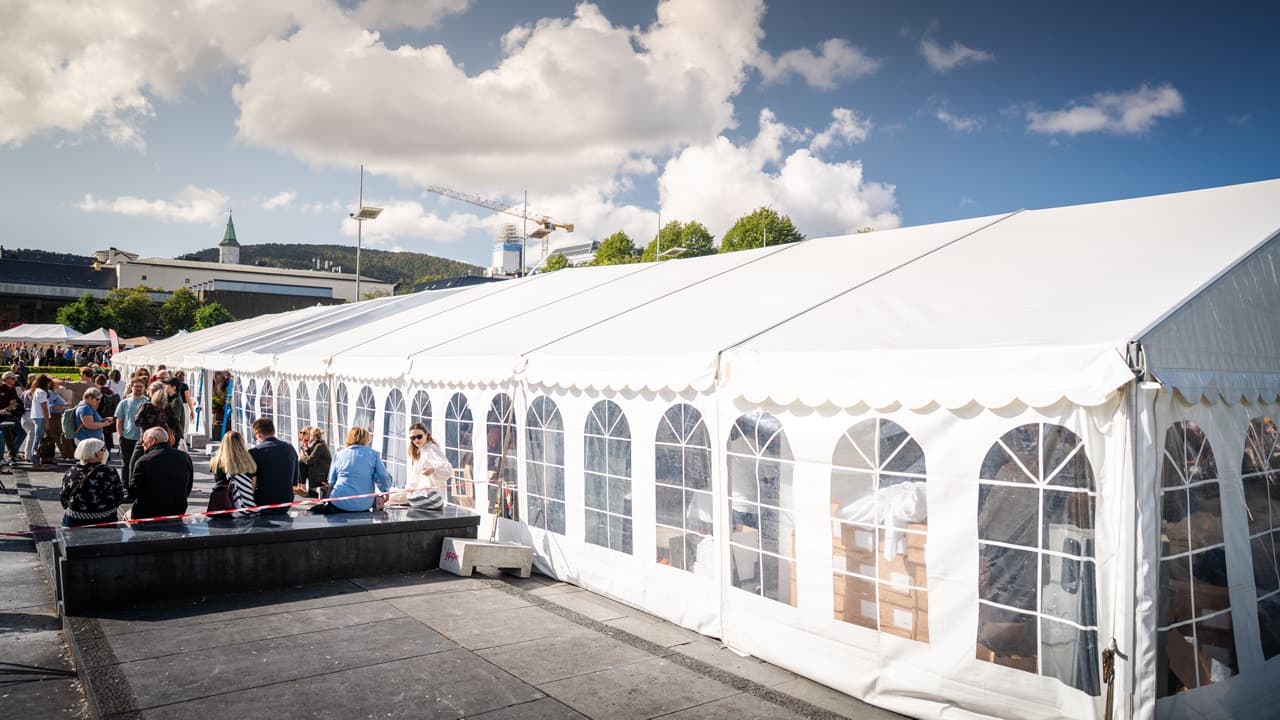 Leie rammetelt på 12m bredde i Bergen, Haugesund, Stord, Førde, Geilo