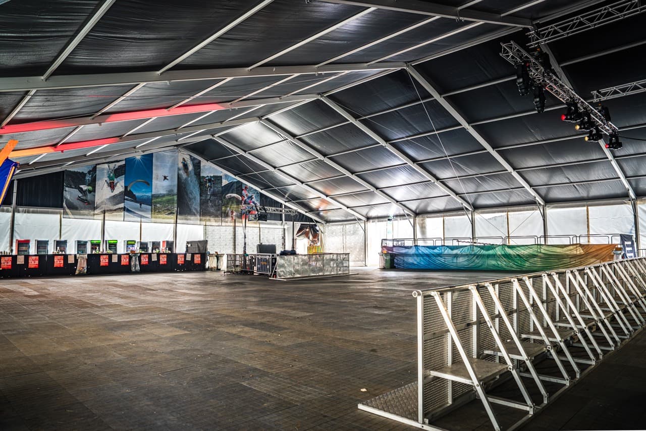 30m bredt rammetelt til leie i Bergen