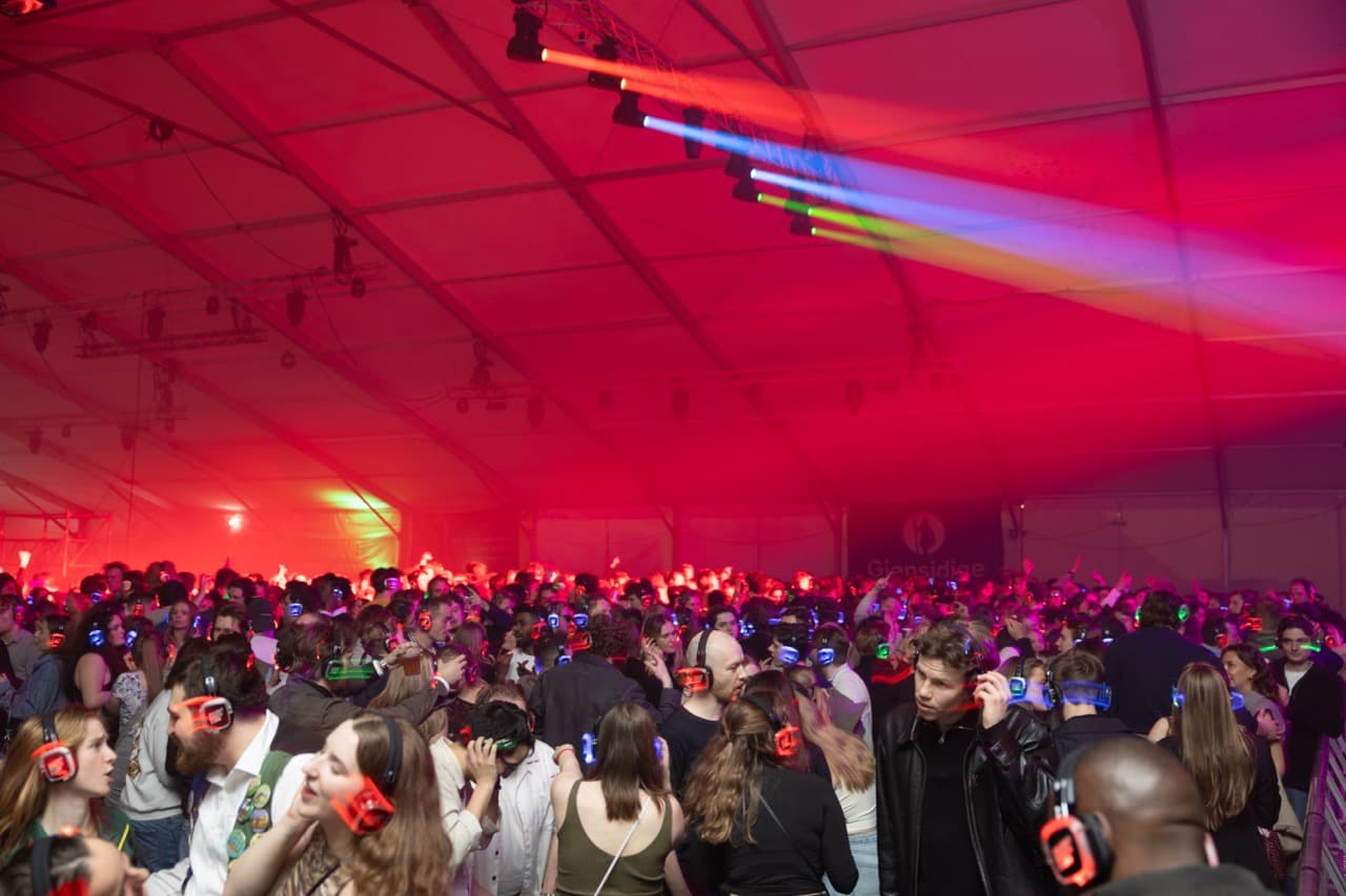 40 bredt rammetelt til leie i Bergen