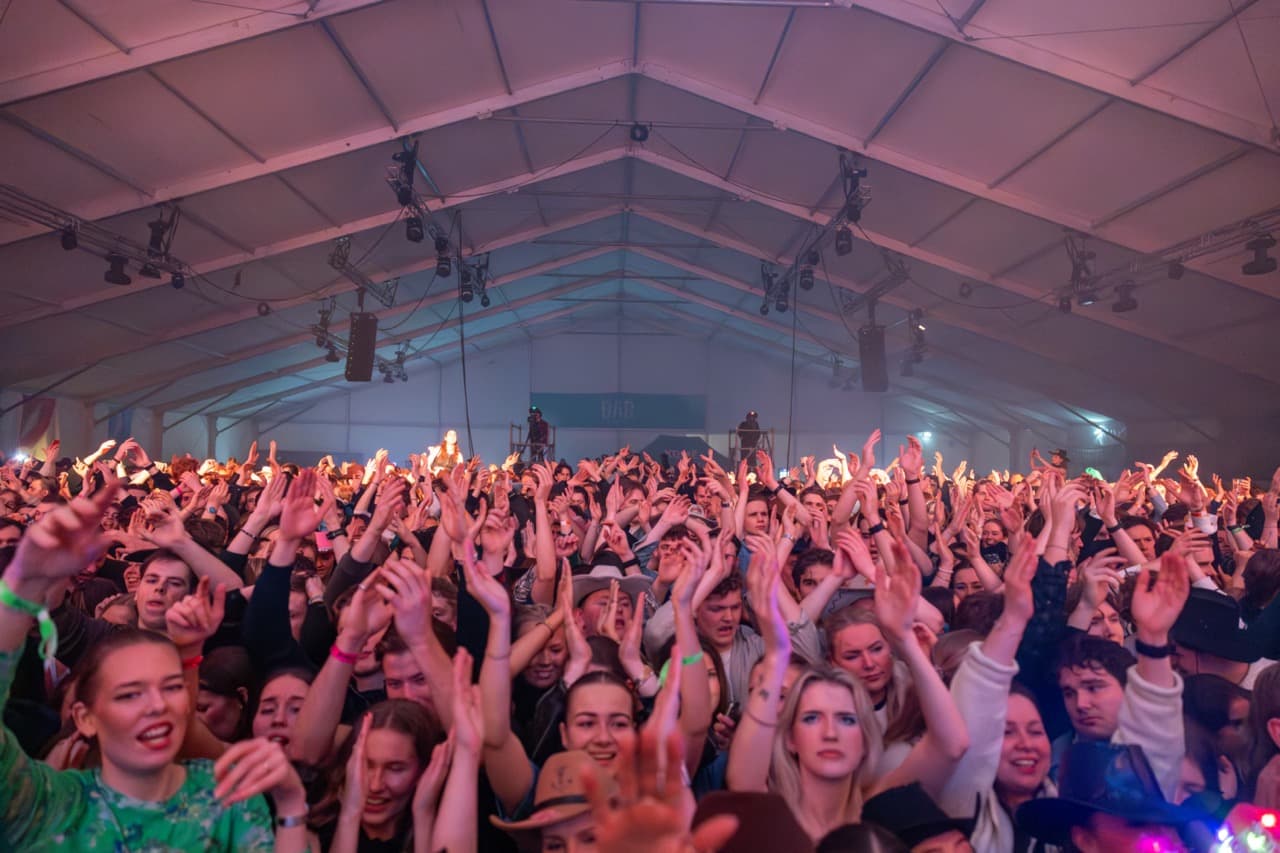 40 bredt rammetelt til leie i Bergen