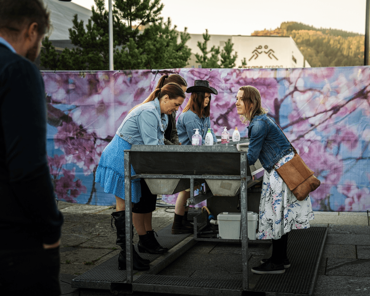 Jippie utleie av urinaler, toaletter og håndvasker, tømming av toaletter bergen, slamsuging Bergen