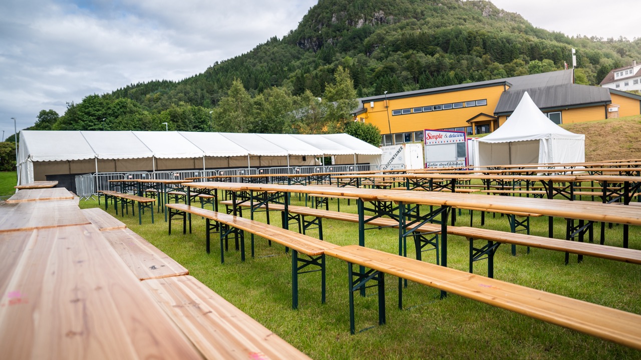 Leie bord og benkesett i Bergen, Haugesund, Stord, Geilo