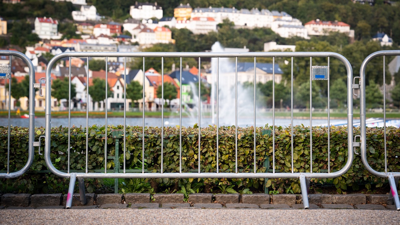 Utleie av gjerder, sperregjerder og franskegjerder i Bergen, Haugesund, Stord, Førde