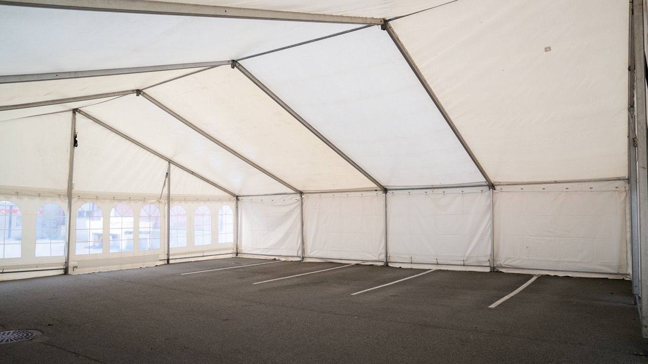 12m bredt partytelt til leie i Bergenå