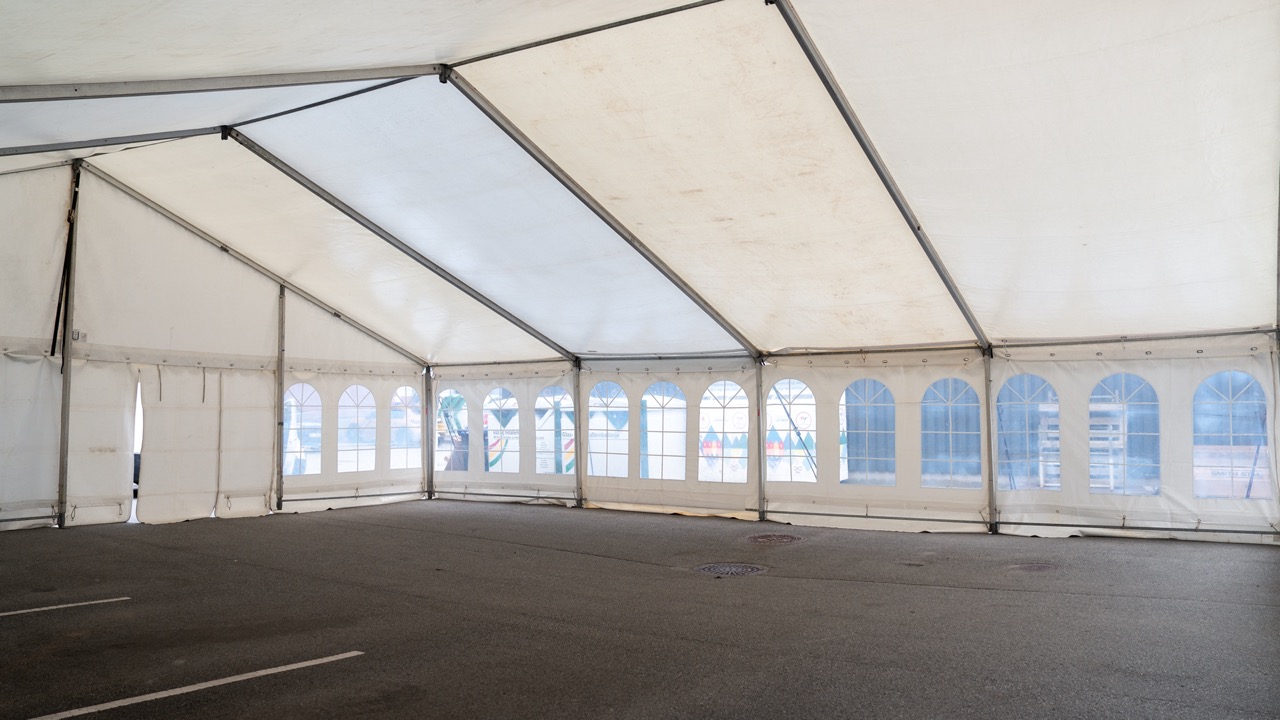 12m bredt partytelt til leie i Bergenå