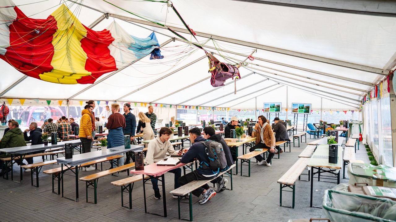 Utleie av partytelt på 12m bredde i Bergen, Haugesund, Stord, Voss, Sauda