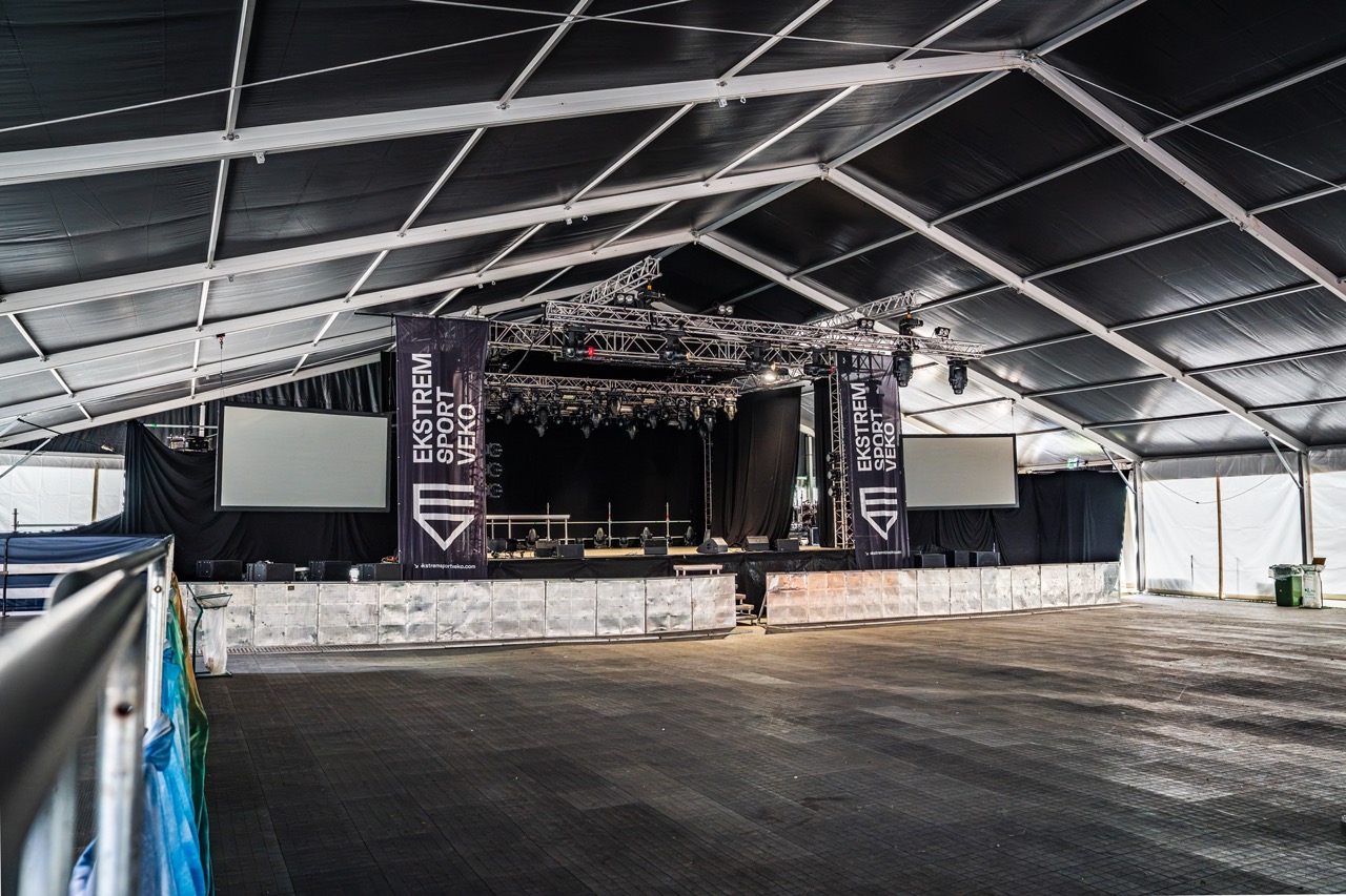 30m bredt partytelt til leie i Bergen