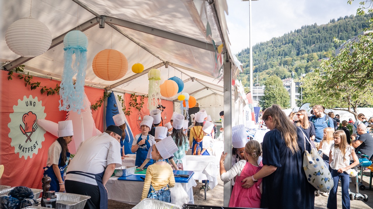Partytelt i 3m bredde til leie i Bergen