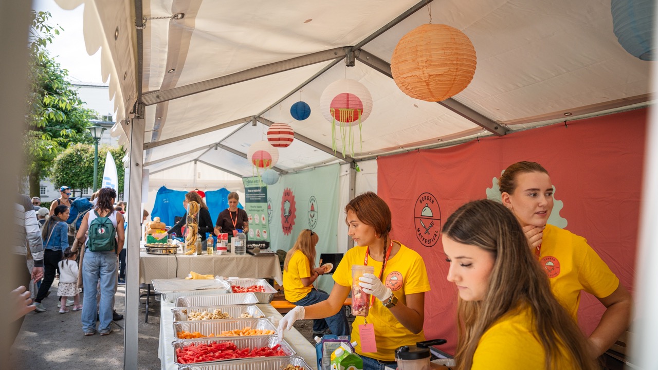 Partytelt i 3m bredde til leie i Bergen