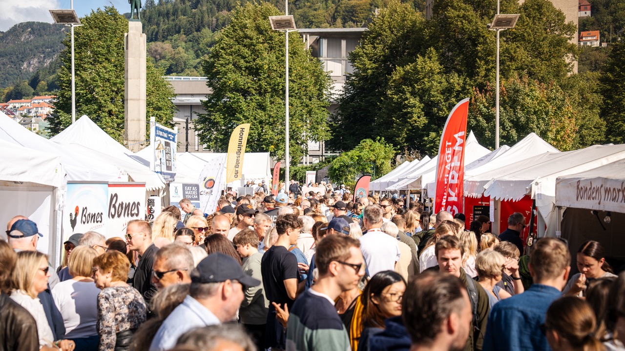 Partytelt i 3m bredde til leie i Bergen